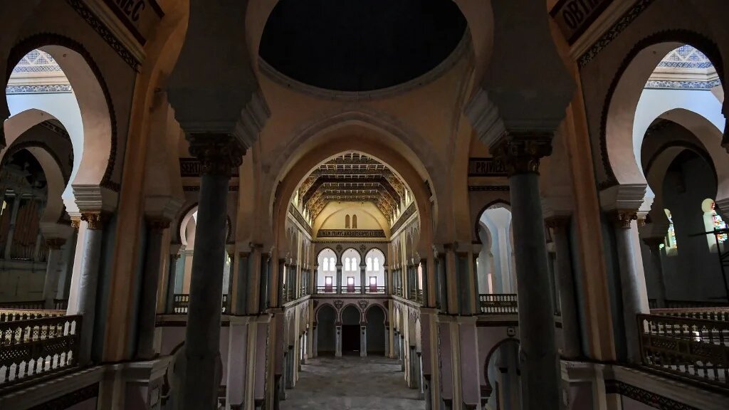 Intérieur de la cathédrale Saint-Louis de Carthage, ou Acropolium (datent de 1890), près de Tunis (AFP/Fethi Belaid) 