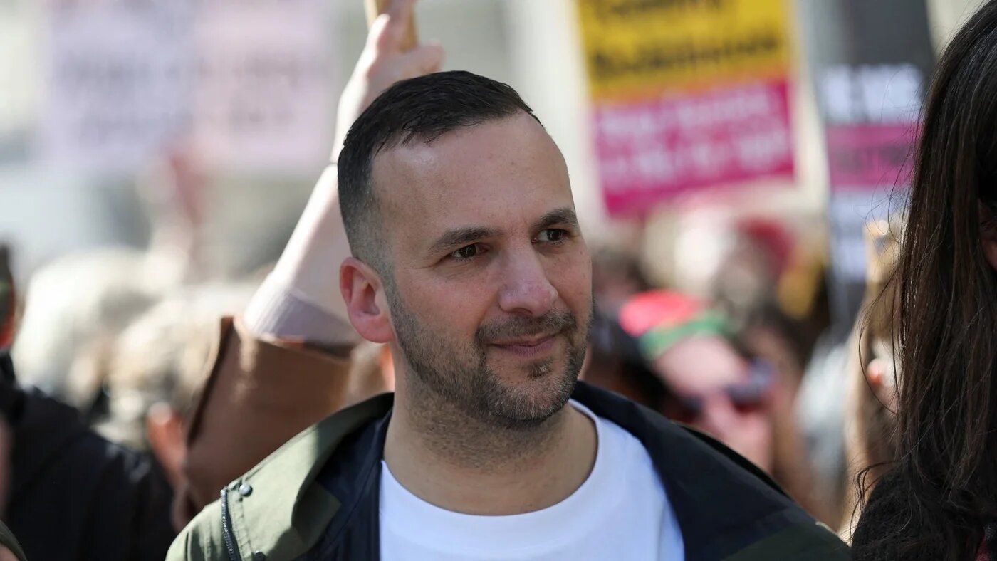 Green Party leader Zack Polanski takes part in a march against far-right extremism in London organised by the Together Alliance on 28 March 2026 (Reuters/Hannah McKay)