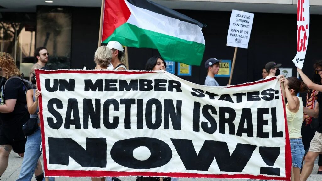 Protesters call for sanctions on Israel outside UN headquarters in New York City on 29 July 2025 (Charly Triballeau/AFP)