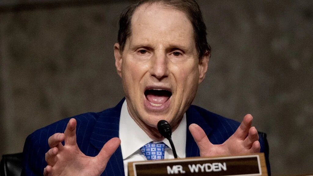 Senator Wyden's office helped declassify FBI documents confirming Saudi officials helped its US-based citizens flee the country to avoid legal issues.