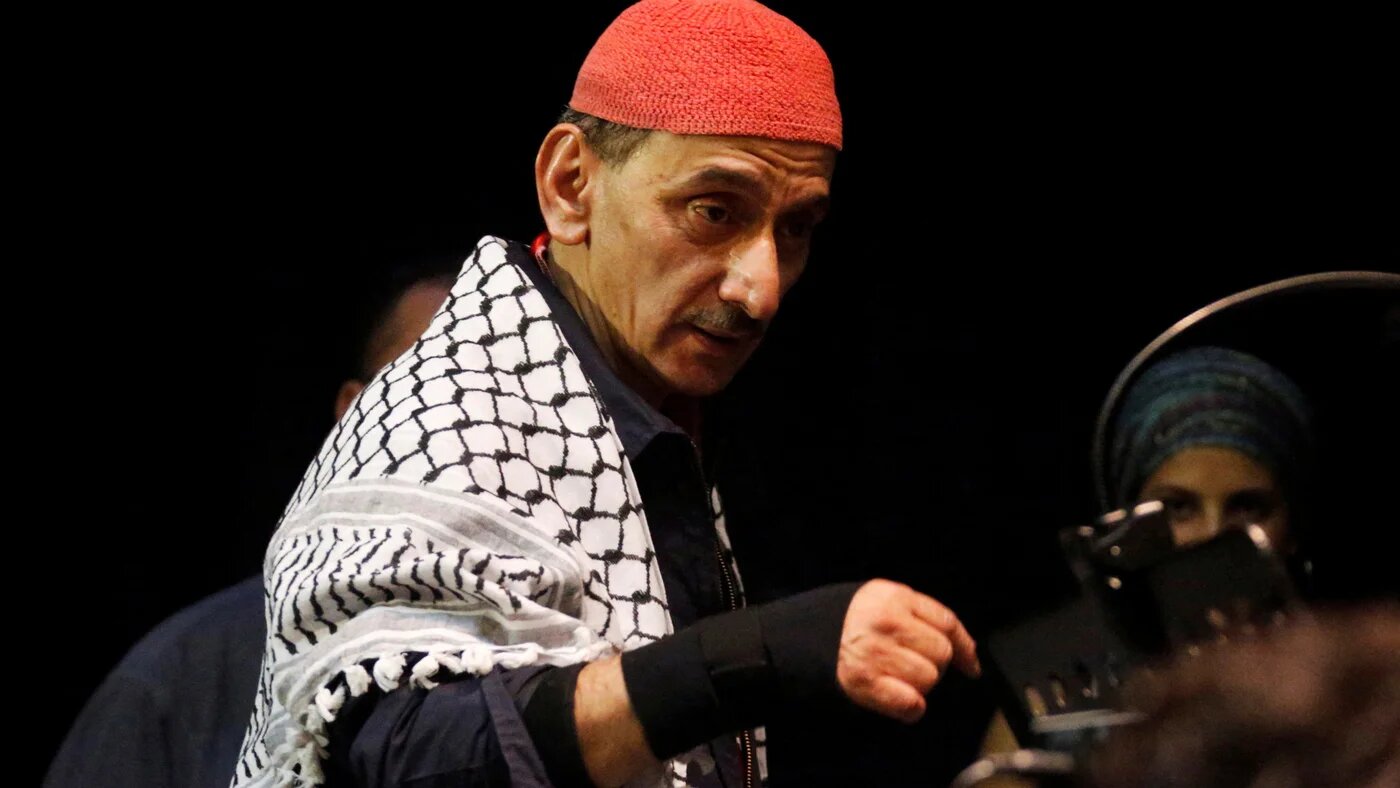 Lebanese musician and composer Ziad Rahbani performs in Saida, southern Lebanon, on 9 October 2014 (Reuters)