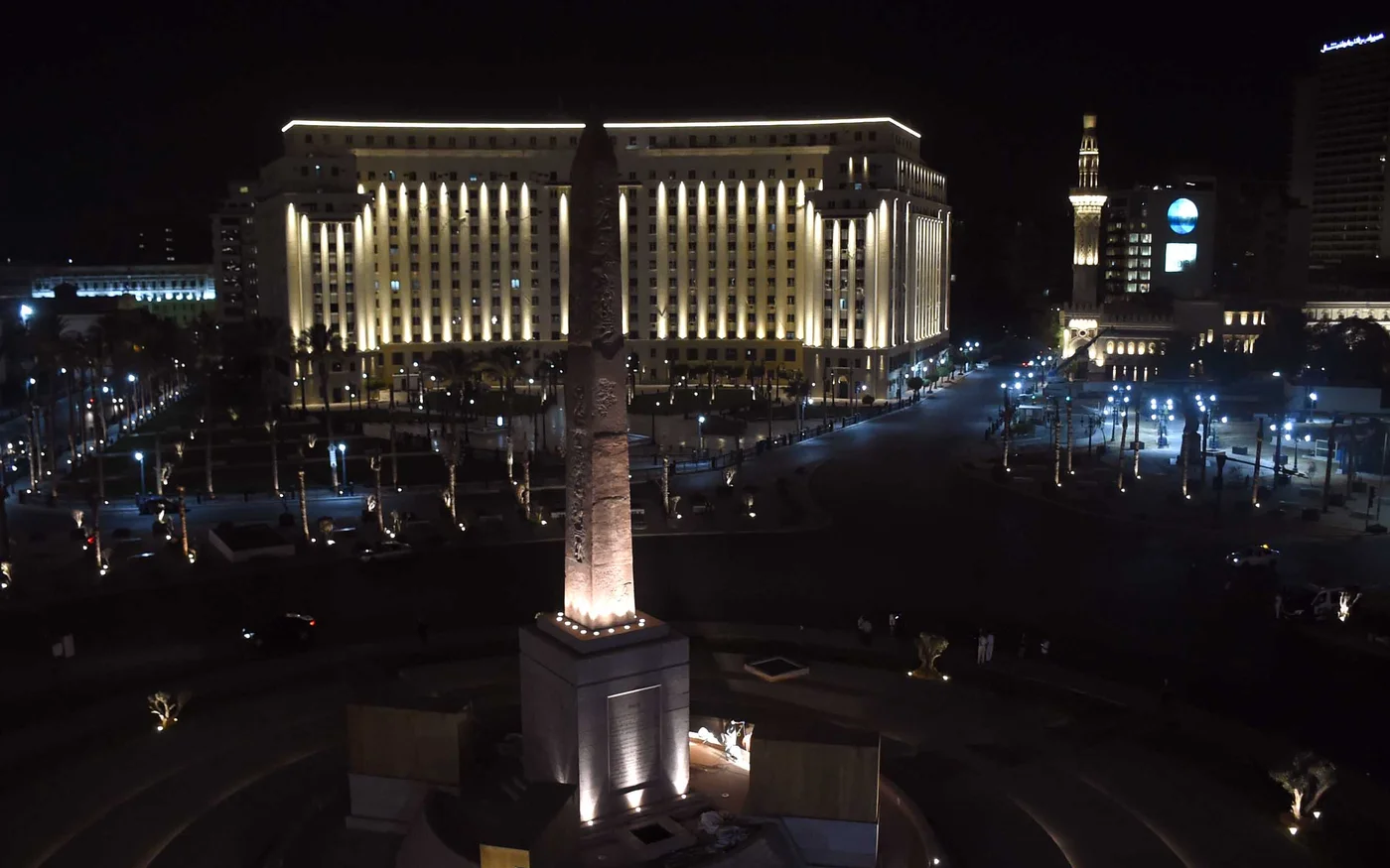 Vue de la place Tahrir après l’installation de l’obélisque (MEE)