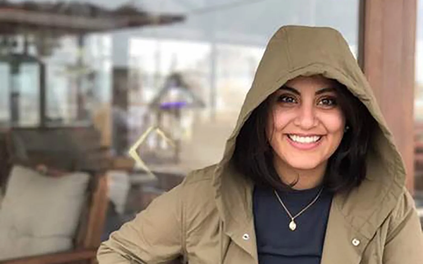 Loujain al-Hathloul a entamé une nouvelle grève de la faim le 26 octobre pour réclamer de pouvoir avoir un contact régulier avec sa famille (AFP)