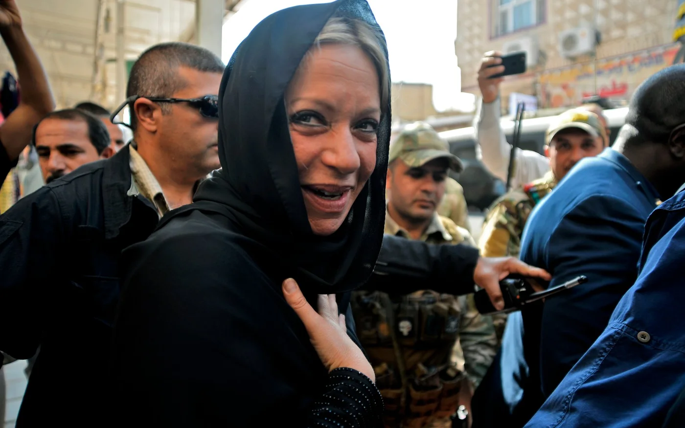 Jeanine Hennis-Plasschaert, la représentante spéciale de l’ONU pour l’Irak et directrice de la mission d’assistance des Nations unies pour l’Irak (MANUI) arrive dans la ville sainte irakienne de Nadjaf (AFP)