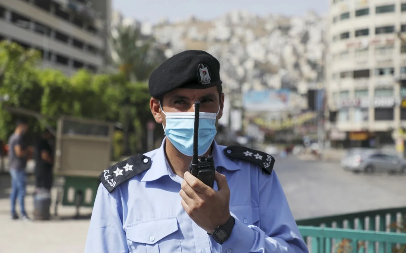 Début juin, les autorités palestiniennes ont renouvelé l’état d’urgence sanitaire pour 30 jours peu après avoir levé le confinement de deux mois (AFP)