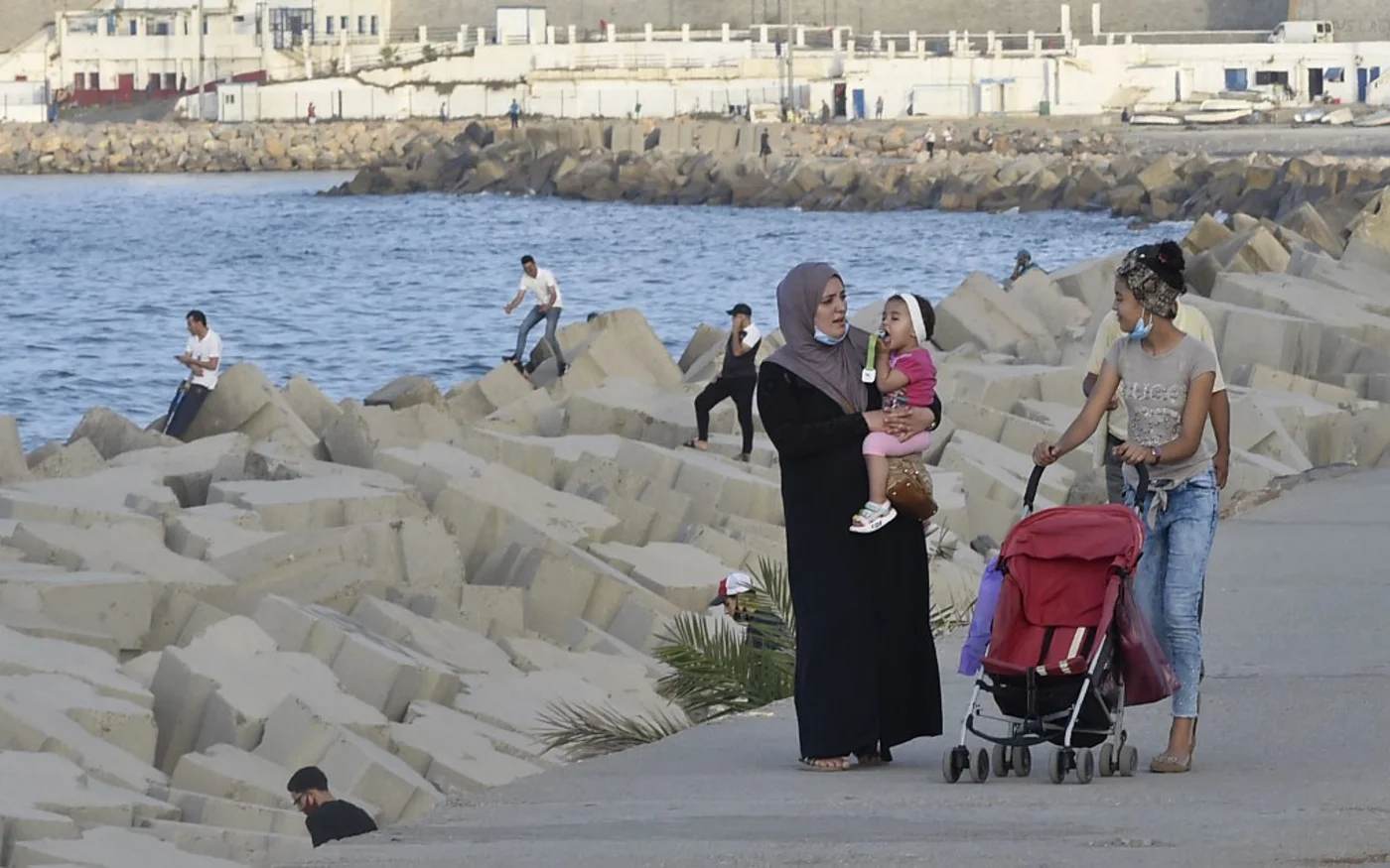 Le Conseil de l’UE a annoncé jeudi le retrait de l’Algérie de la liste des pays exemptés de restrictions aux voyages (AFP)