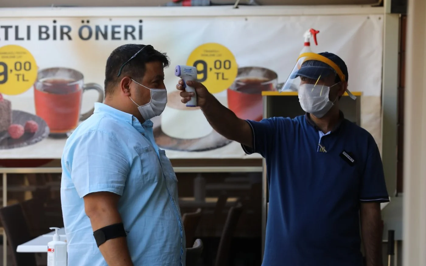 Dans un supermarché à Ankara, le 6 août 2020 (AFP)