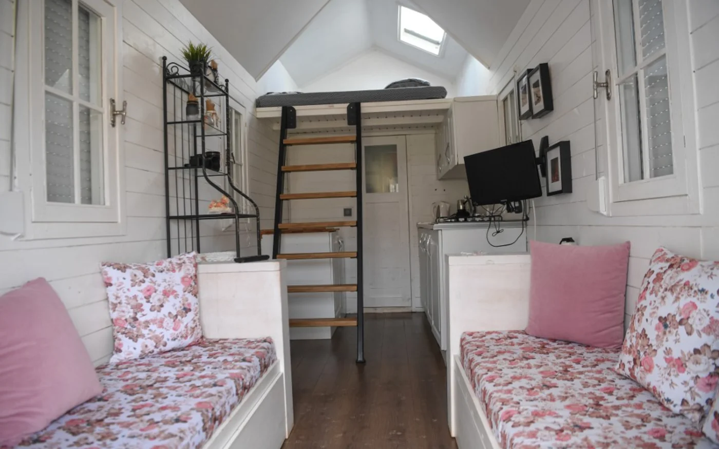 Dans le quartier Polonezköy à Istanbul, vue intérieure d'une petite maison (AFP)