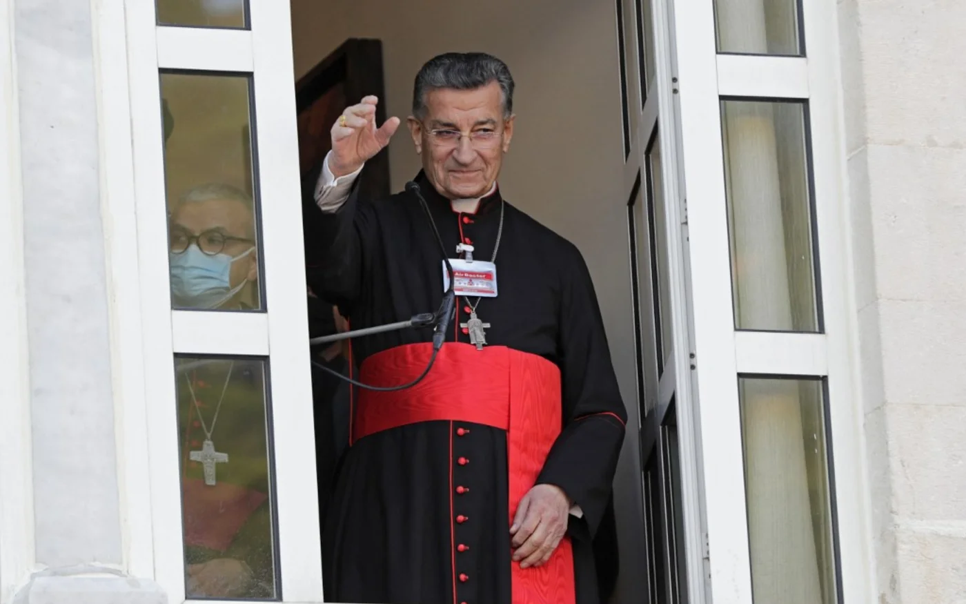 Des milliers de Libanais se sont rassemblés samedi&nbsp;dans la cour du patriarcat maronite, au nord de Beyrouth, pour apporter leur soutien au&nbsp;patriarche&nbsp;Bechara Boutros Rahi (AFP)