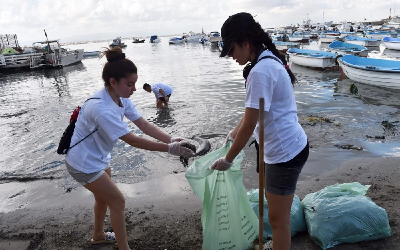 Selon le ministère de l’Environnement, en Algérie, 60 à 80 % des déchets plastiques terminent dans la nature, la mer et les oueds (AFP/Ryad Kramdi)