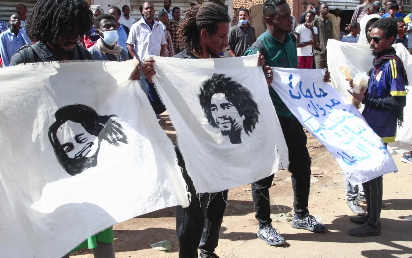 de Soudanais ont malgré tout répondu à la mi-journée à l’appel des militants à manifester «&nbsp;en mémoire des martyrs&nbsp;» (AFP)