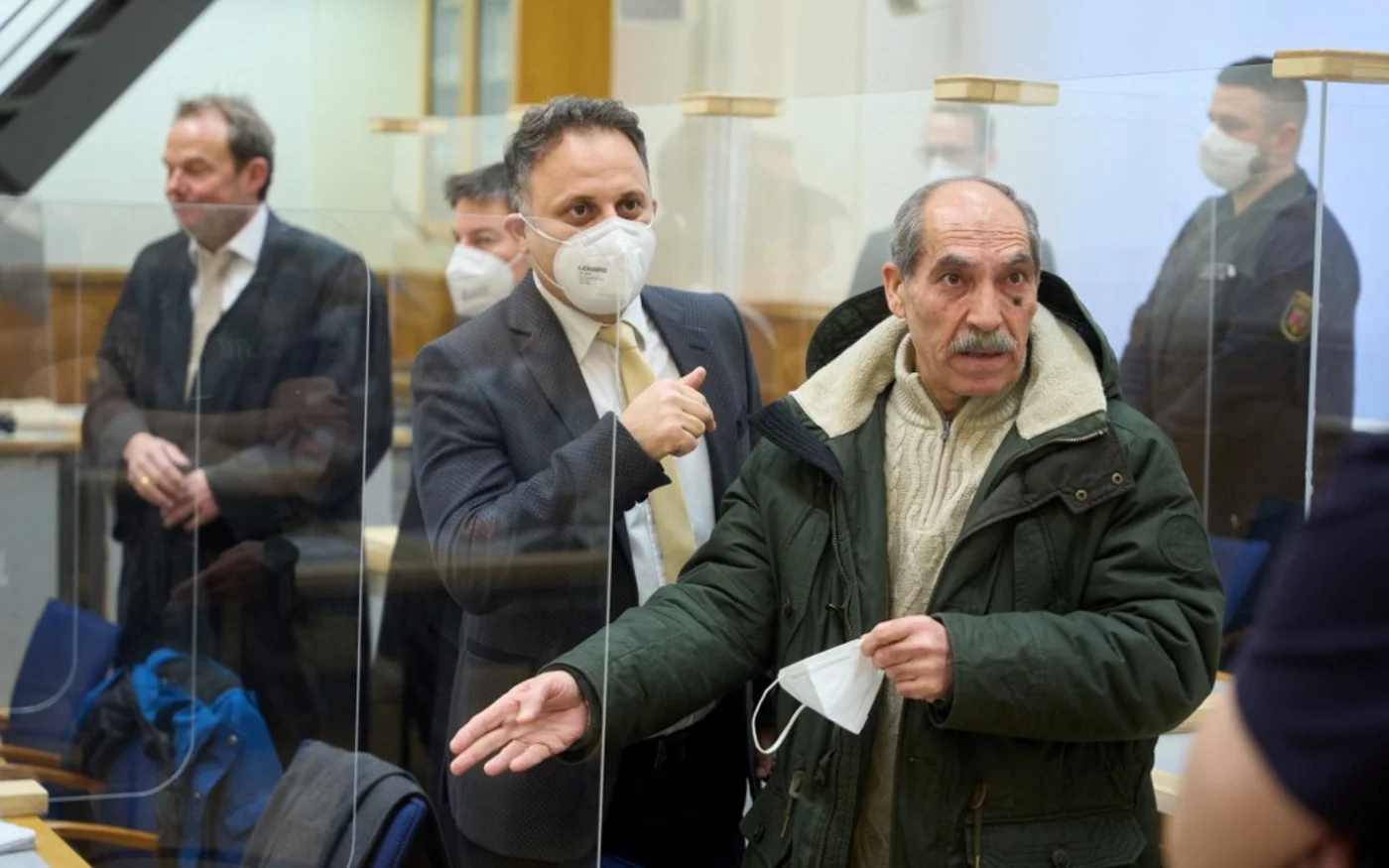 En janvier, Anwar Raslan, 58 ans, un ancien colonel accusé de crimes contre l’humanité, a été condamné à la perpétuité en Allemagne. Il a été reconnu coupable de la mort de prisonniers et de la torture de milliers d’autres entre 2011 et 2012 (AFP/Thomas Frey)