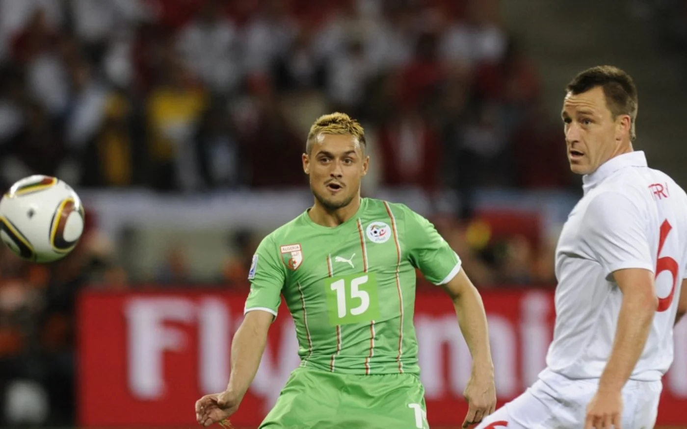 Karim Ziani lors du match Algérie-Angleterre, le 18 juin 2010, pendant la Coupe du monde en Afrique du Sud (AFP/Philippe Desmazes)