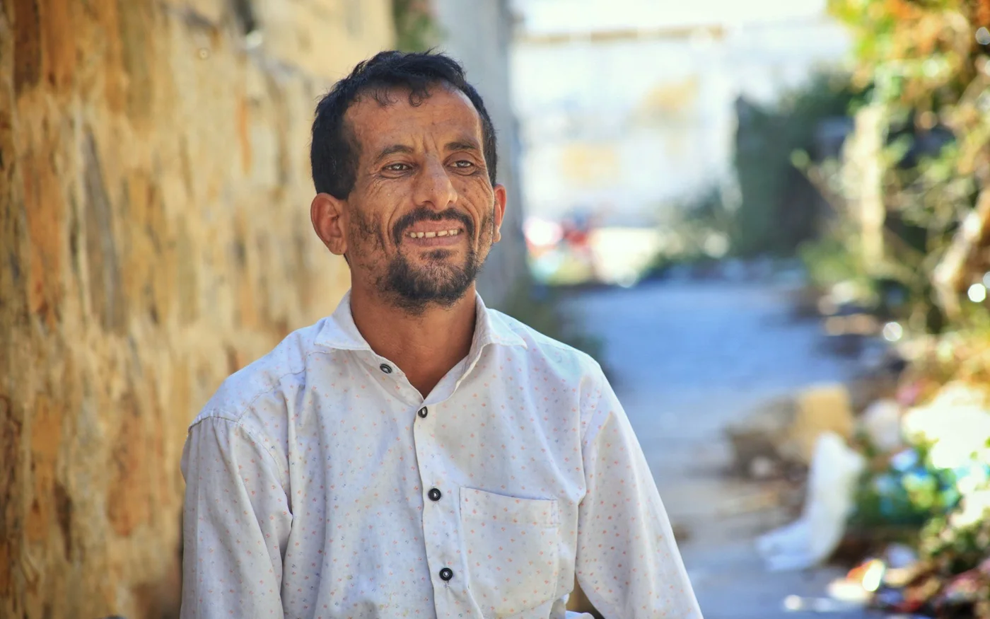 Mohammed Mukhtar a peur des mines cachées autour de son village dans la province de Ta’izz (MEE/Khalid al-Banna)