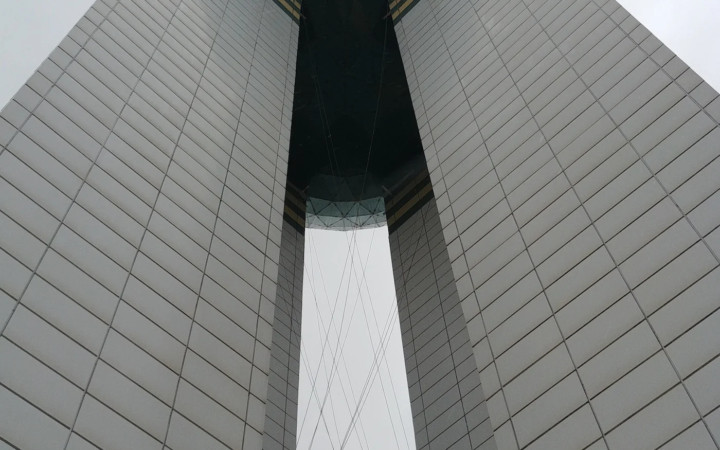 Tour de la Cité de la culture, rebaptisée l’« Œil de Sauron » par ses détracteurs, en référence au Seigneur des anneaux (MEE/Mathieu Galtier)