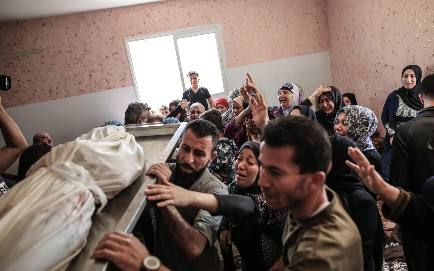 Funérailles de Dima Aseela, une fillette de 11 ans tuée le 19 mai alors qu’elle allait acheter du pain, le 20 mai 2021 (MEE/Sanad Latefa)