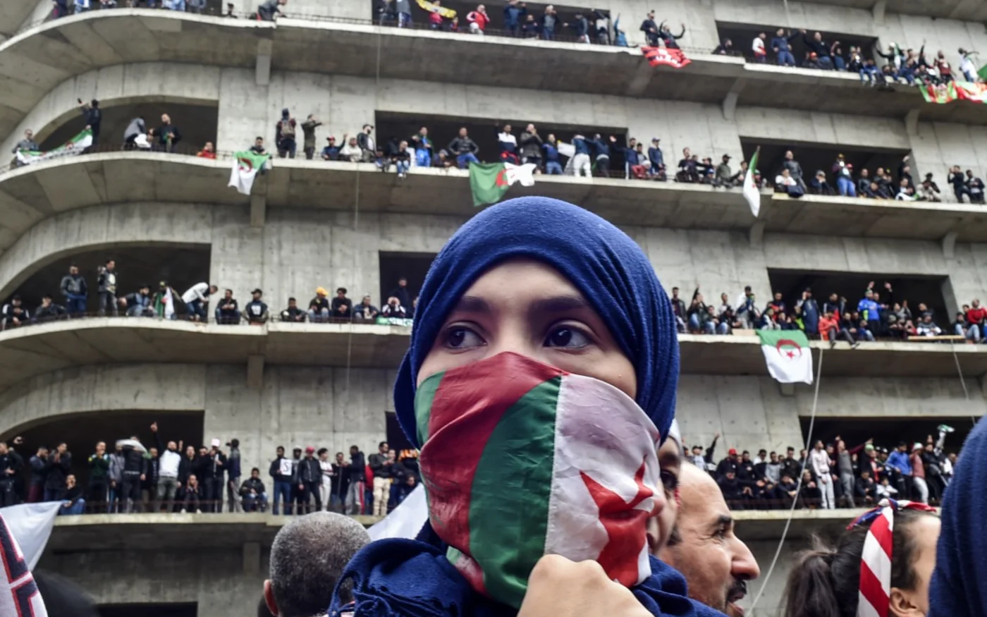 En première ligne des manifestations contre la corruption en 2019, les femmes ont veillé à faire entendre leur voix (AFP)