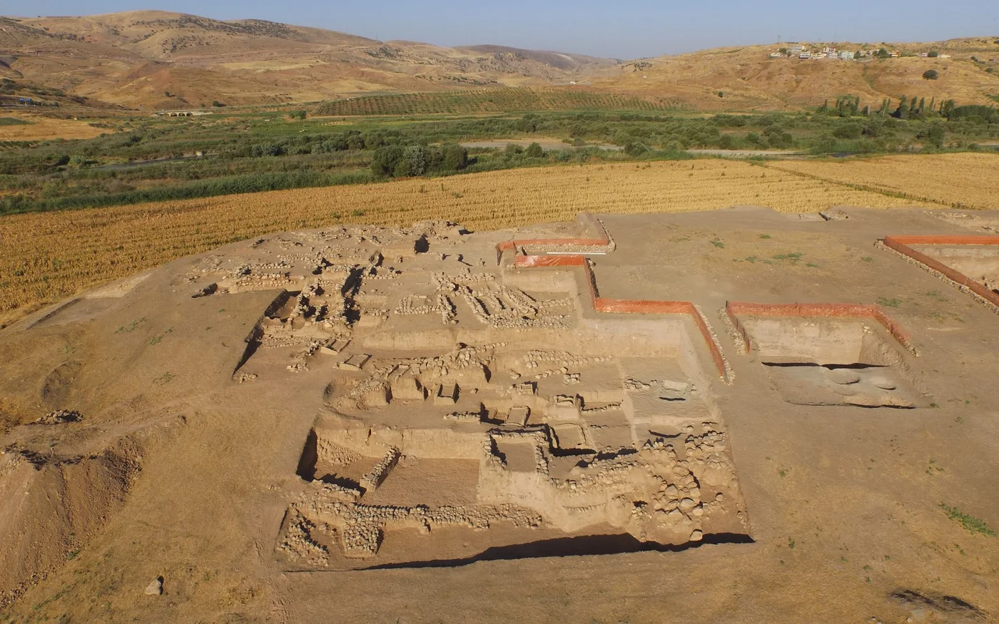 Des tombes anciennes ont été déterrées sur le site de Başur Höyük, contribuant à la compréhension des civilisations de la région (Haluk Sağlamtimur)