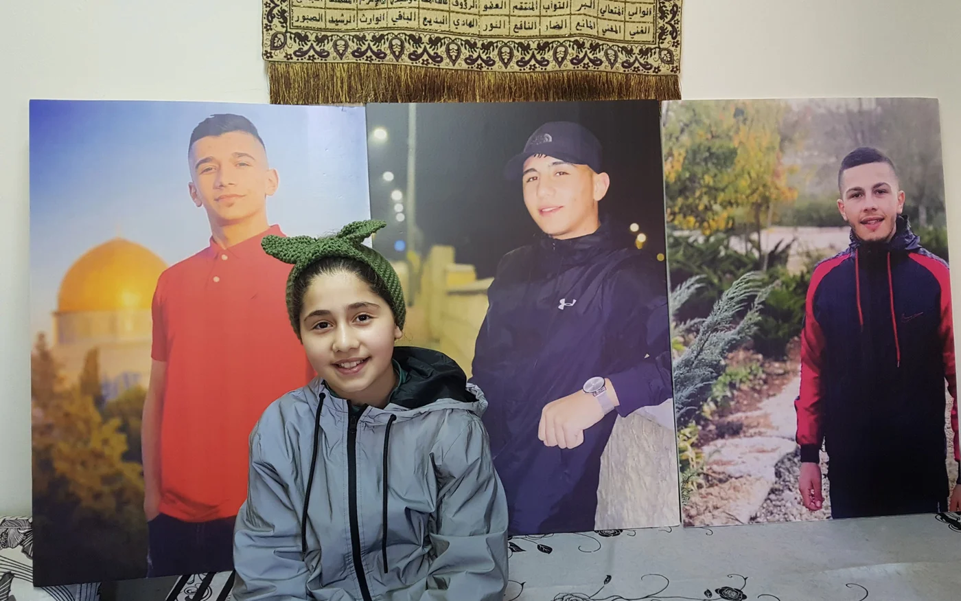 « Désormais, j’achète de nouveaux vêtements quand je vais rendre visite à mon frère en prison, parce que la prison est le seul endroit où je vais », déclare Baylasan Bashiti (MEE/Aseel Jundi)