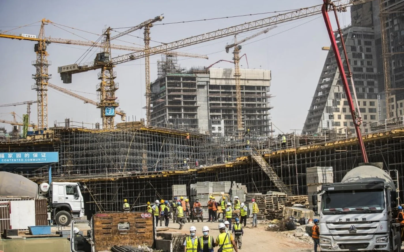 Construction du quartier financier de la nouvelle capitale administrative égyptienne, à 45 km à l’est du Caire, le 3 août 2021 (AFP)