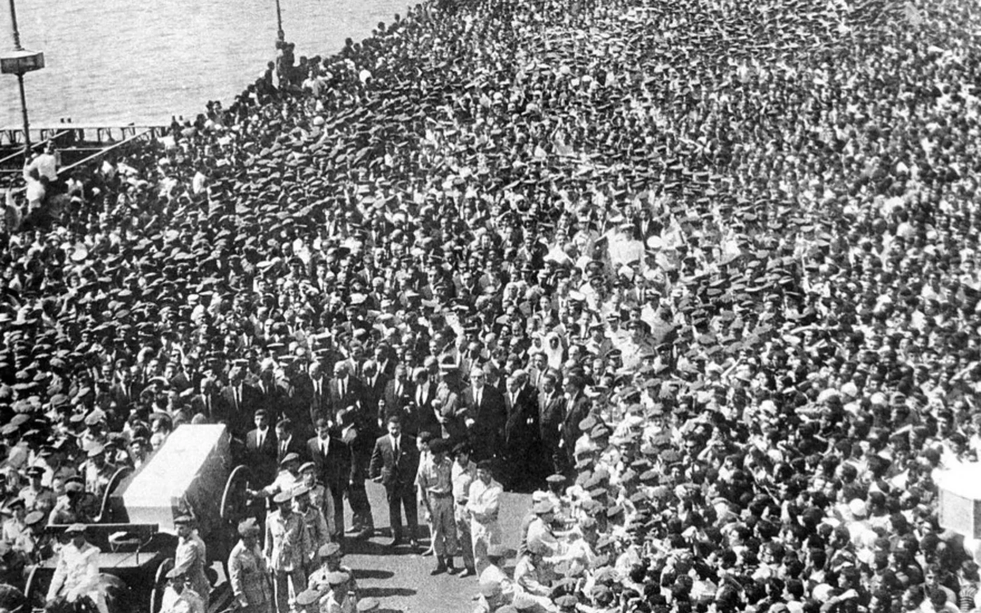 Des millions d’Égyptiens assistent aux funérailles de Gamal Abdel Nasser (AFP)