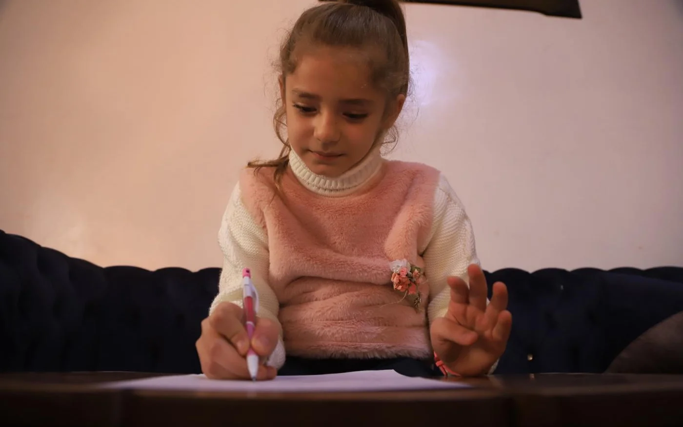 Sarah Kayali est arrivée première parmi les 6 111 élèves issus de 19 pays lors d’un concours de calcul mental lancé par une organisation chinoise (MEE/Abd Almajed Alkarh)