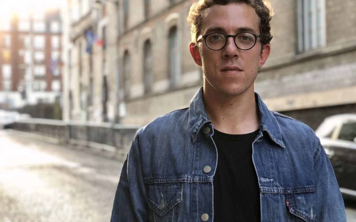 « Mon milieu social d’origine est celui d’un flic lambda, ce qui m’a permis d’avoir accès à des discussions plus facilement » (portrait de V. Gendrot fourni par les éd. Goutte d’or) 