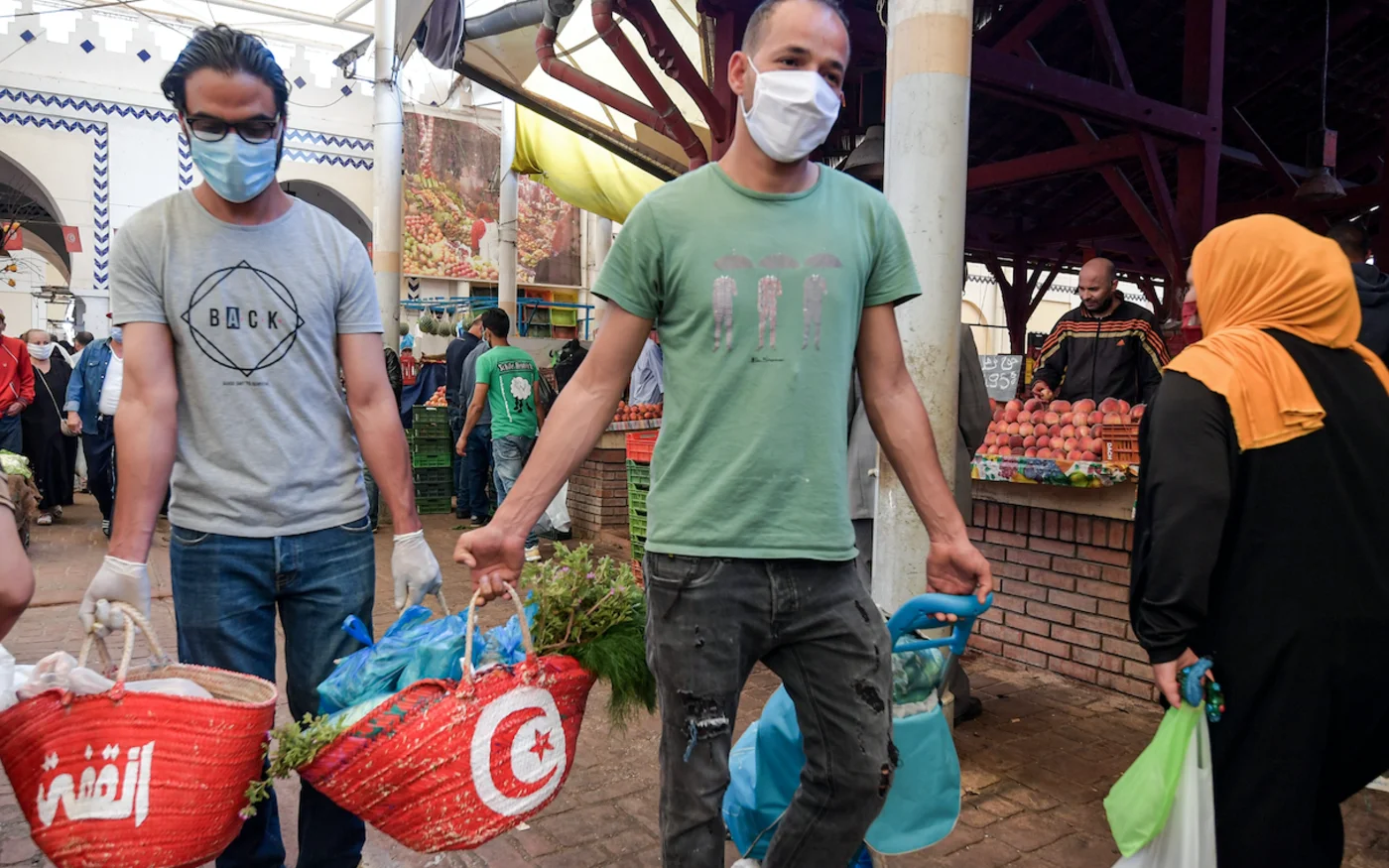 Dans le marché central de Tunis, le 4 mai 2020 (AFP)