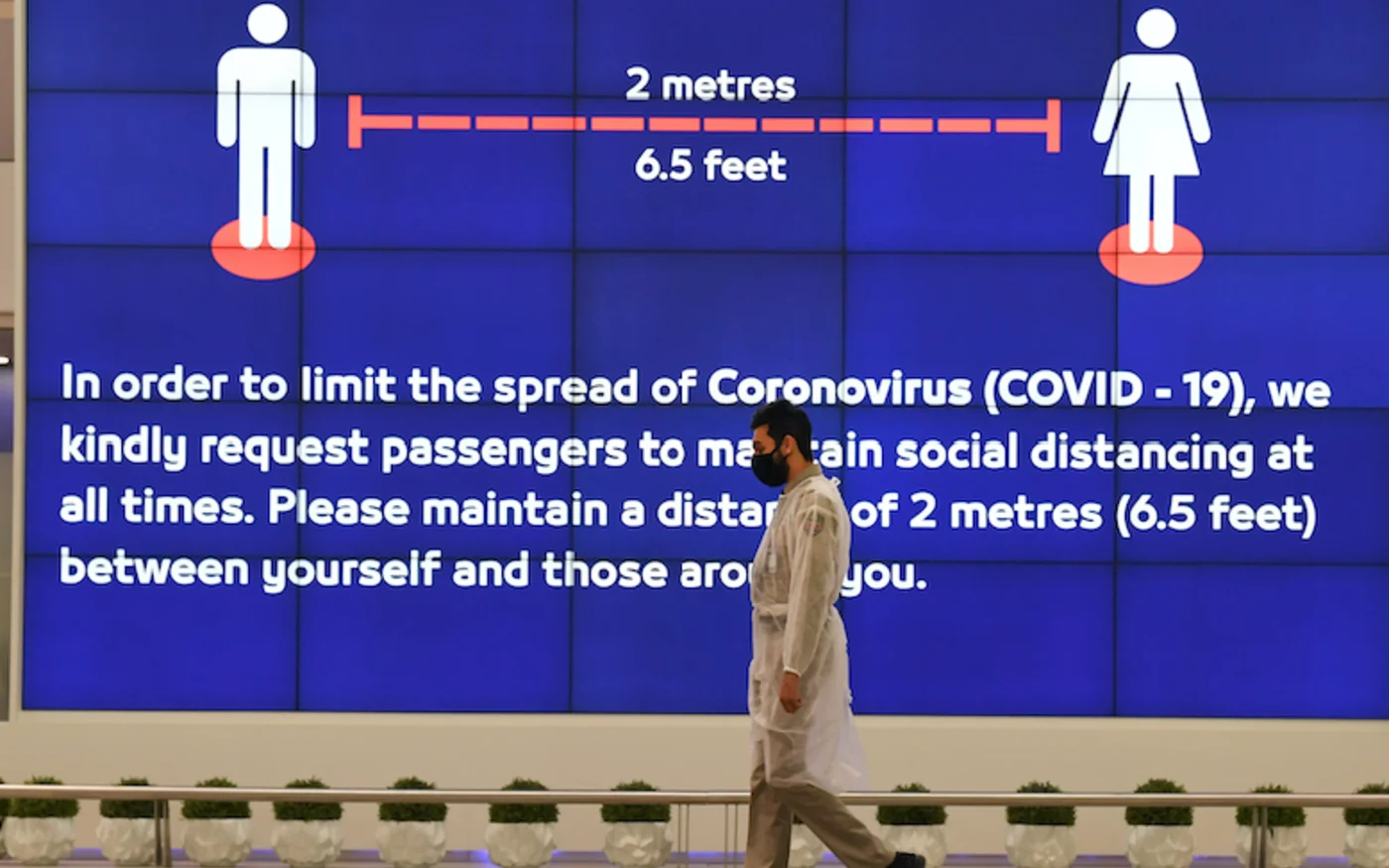 En cas de test positif, Emirates remboursera « les frais médicaux jusqu’à 150 000 euros et le coût de la quarantaine à raison de 100 euros par jour pendant 14 jours »