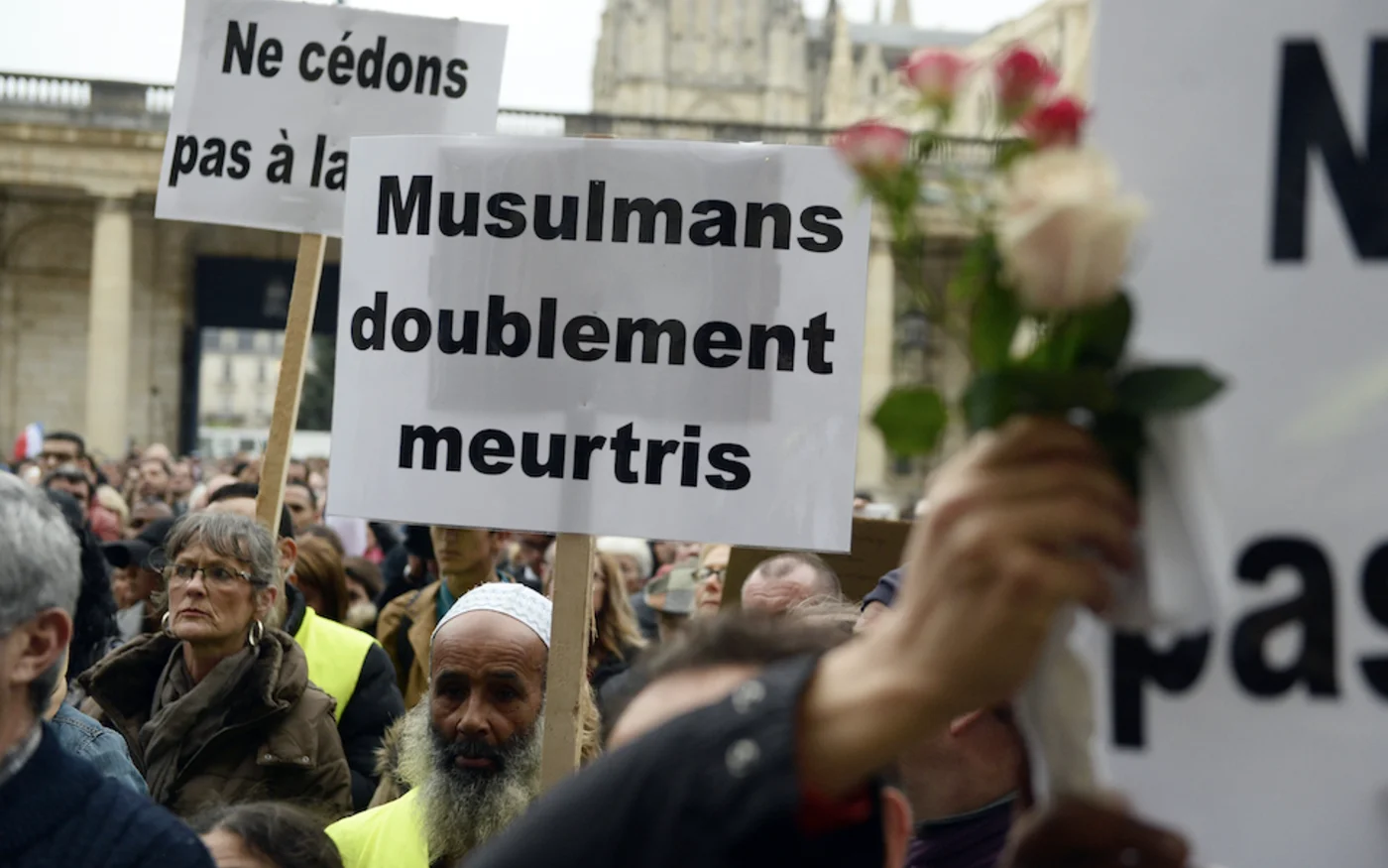 Rassemblement en hommage aux victimes des attentats du 13 novembre, à Bordeaux, dans le sud-ouest de la France, le 20 novembre 2015