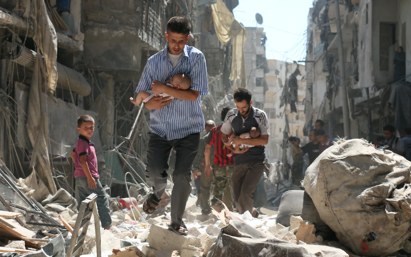 Photographie prise à Alep en juin 2016 par Ameer al-Halbi qui a remporté le prix « Regard des jeunes de 15 ans » à Bayeux (AFP)
