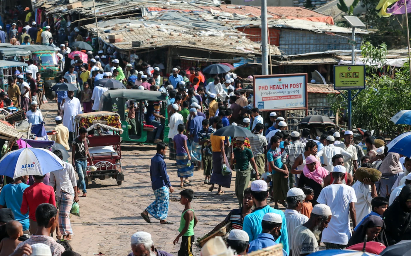 Des Rohingyas dans le camp de réfugiés de Kutupalong, à Ukhia, le 15 mai 2020 (AFP)