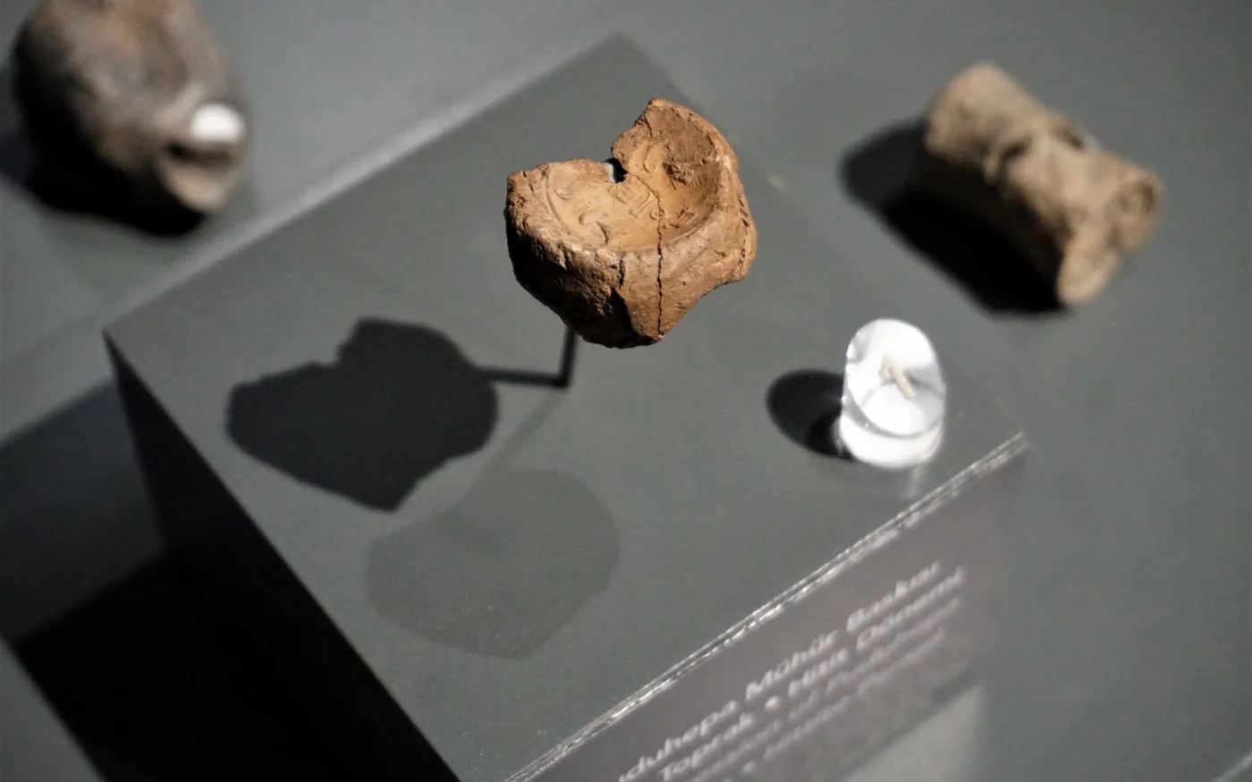 Le sceau de la reine Puduhepa exposé dans le nouveau musée d’Adana en Turquie (MEE/Nimet Kirac)