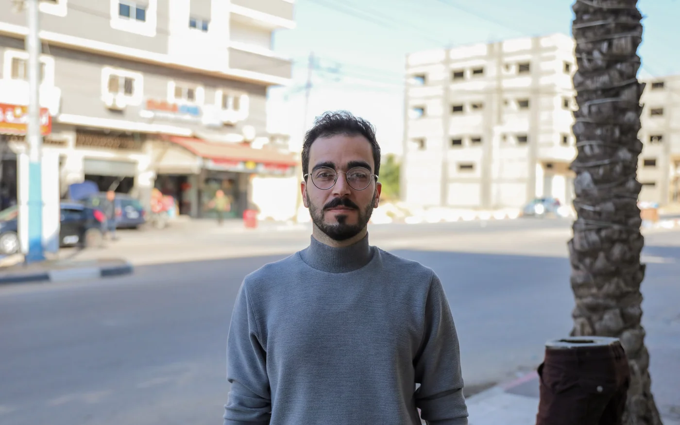 Taher Madhoun a essayé d’utiliser son expérience de médecin pour garder son calme (MEE/Mohammed al-Hajjar)