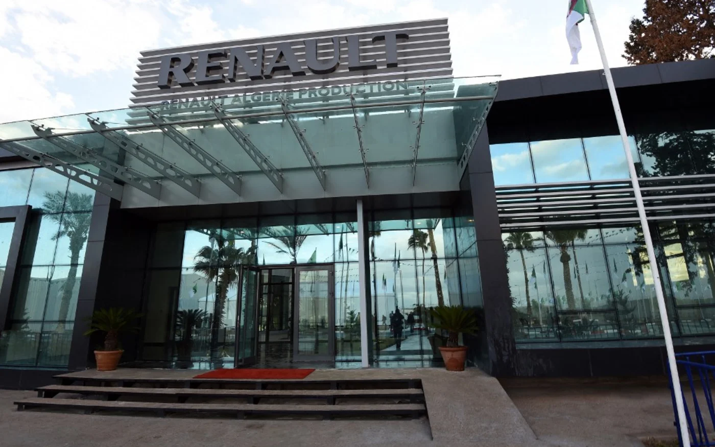 L’usine Renault, près d’Oran, fait partie des trois usines de montage qui ont été rouvertes (AFP/Farouk Batiche)