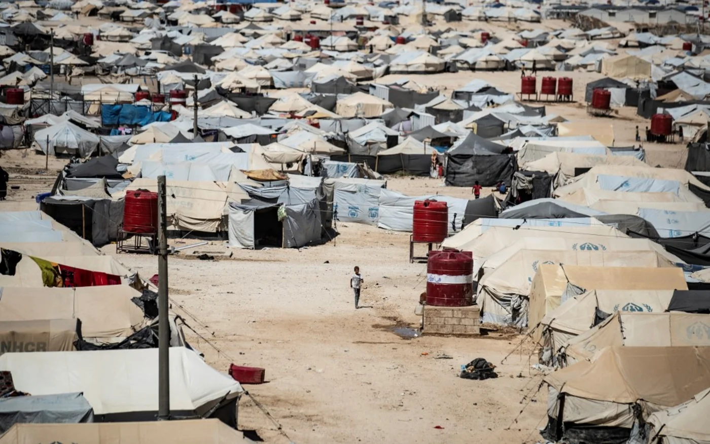 Al-Hol, le camp tentaculaire dans le nord de la Syrie où les épouses et les enfants des combattants de l’EI vivent désormais aux côtés des personnes déplacées (AFP)