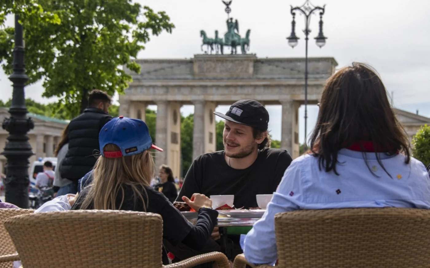 L’Allemagne, pays à très faible natalité, a d’énormes besoins de main-d’œuvre notamment dans l’hôtellerie-restauration (AFP/John MacDougall)