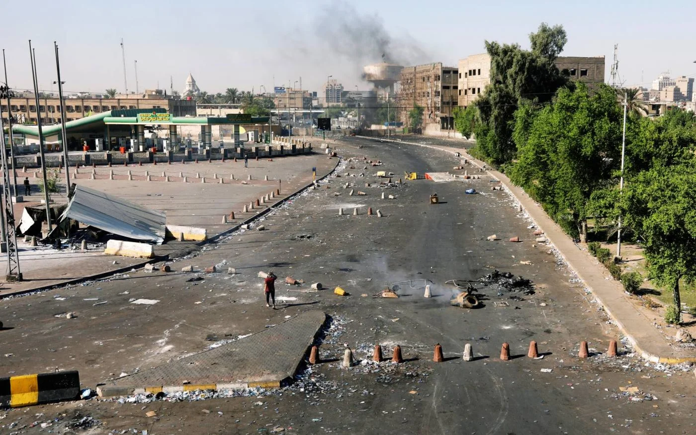 Le pont Mohammed al-Qassim, photographié le matin du 4 octobre 2019. La station-service est en haut à gauche, avec la barrière bloquant la route (Reuters)