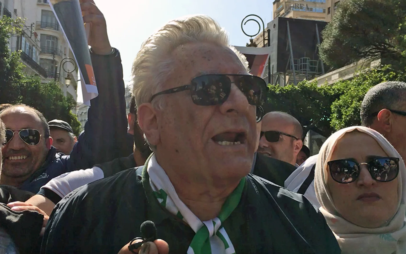 Mustapha Bouchachi, avocat, militant des droits de l'homme lors d'une manifestation à Alger, le 28 février 2020 (Daikha Dridi)