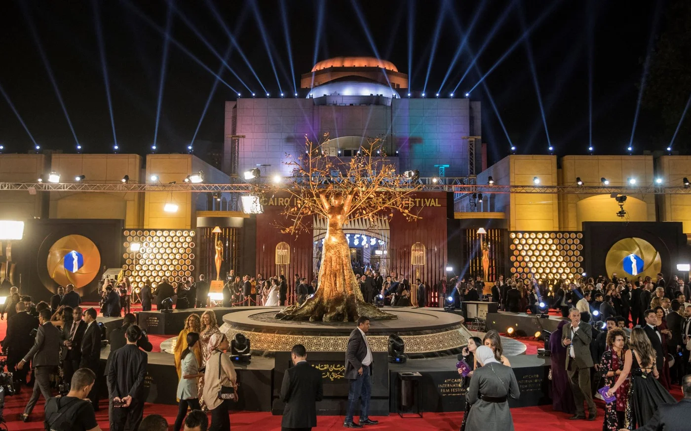 Les invités se rassemblent à l’Opéra du Caire pour l’édition 2019 du Festival international du film du Caire (AFP/Khaled Desouki)