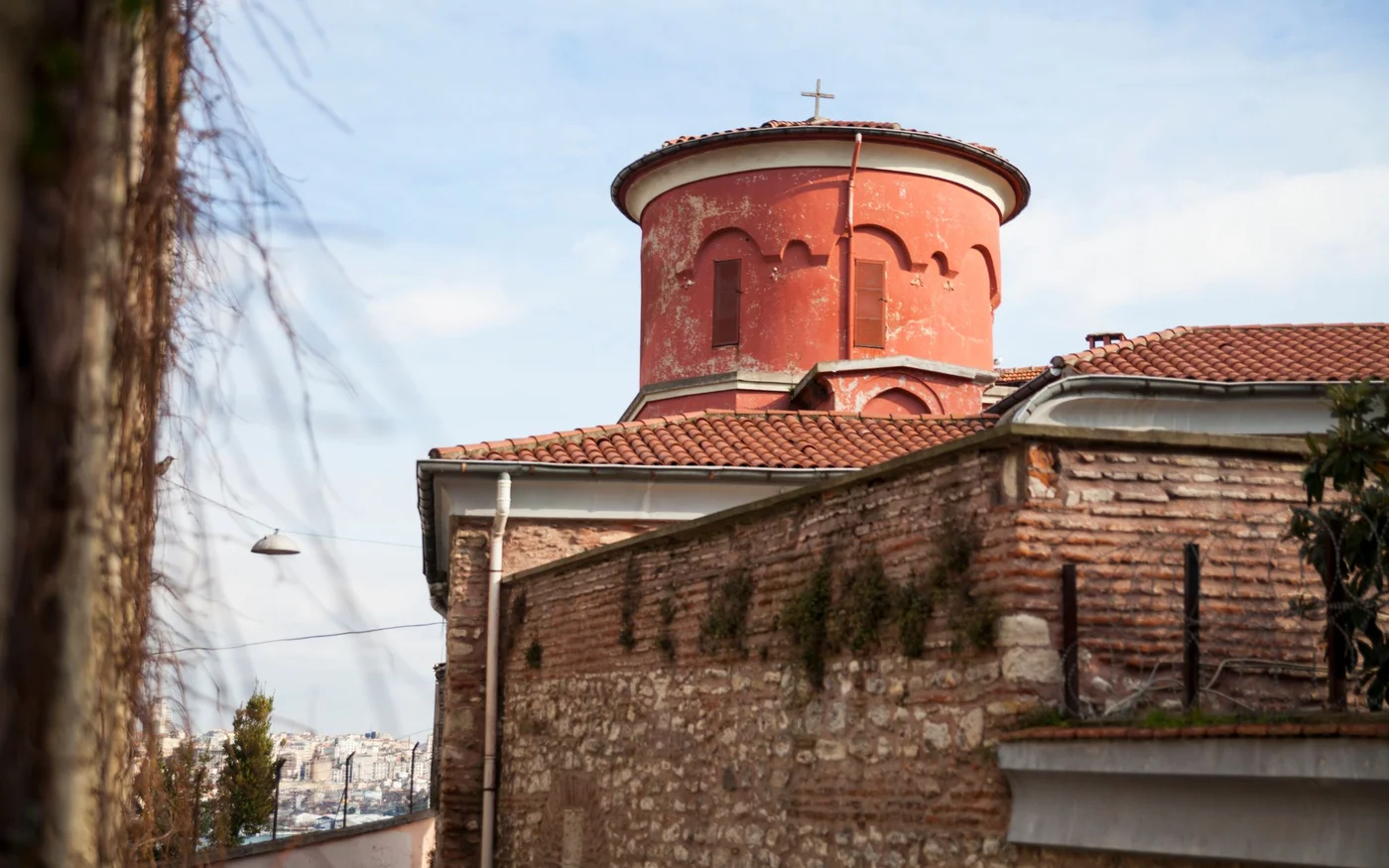 La légende affirme que le secteur où se trouve l’église Sainte-Marie-des-Mongols a été le théâtre de violentes batailles lorsque la ville a été prise par les Ottomans (MEE/Tessa Fox)