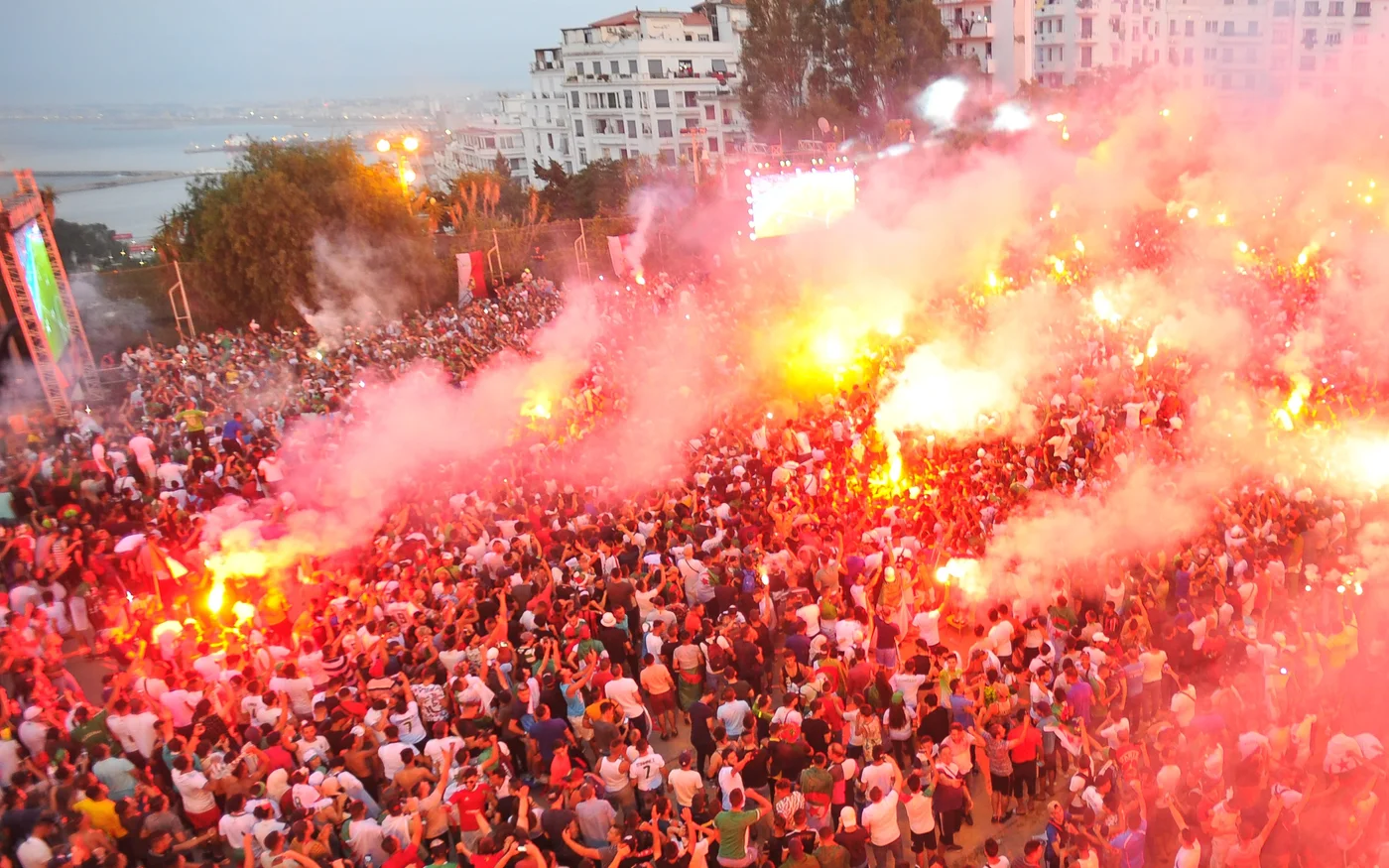Des milliers d’Algériens ont célébré le triomphe de l’Algérie à la CAN 2019 dans les rues du pays (MEE/Mohamed Kaouche)