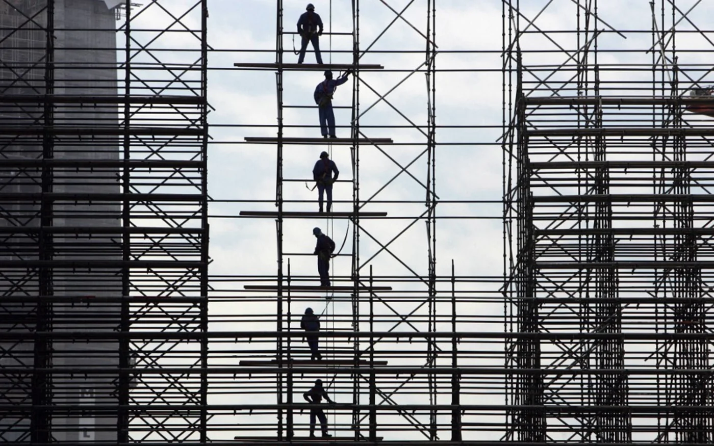 Des ouvriers sur un chantier à Dubaï en 2007 (AFP)