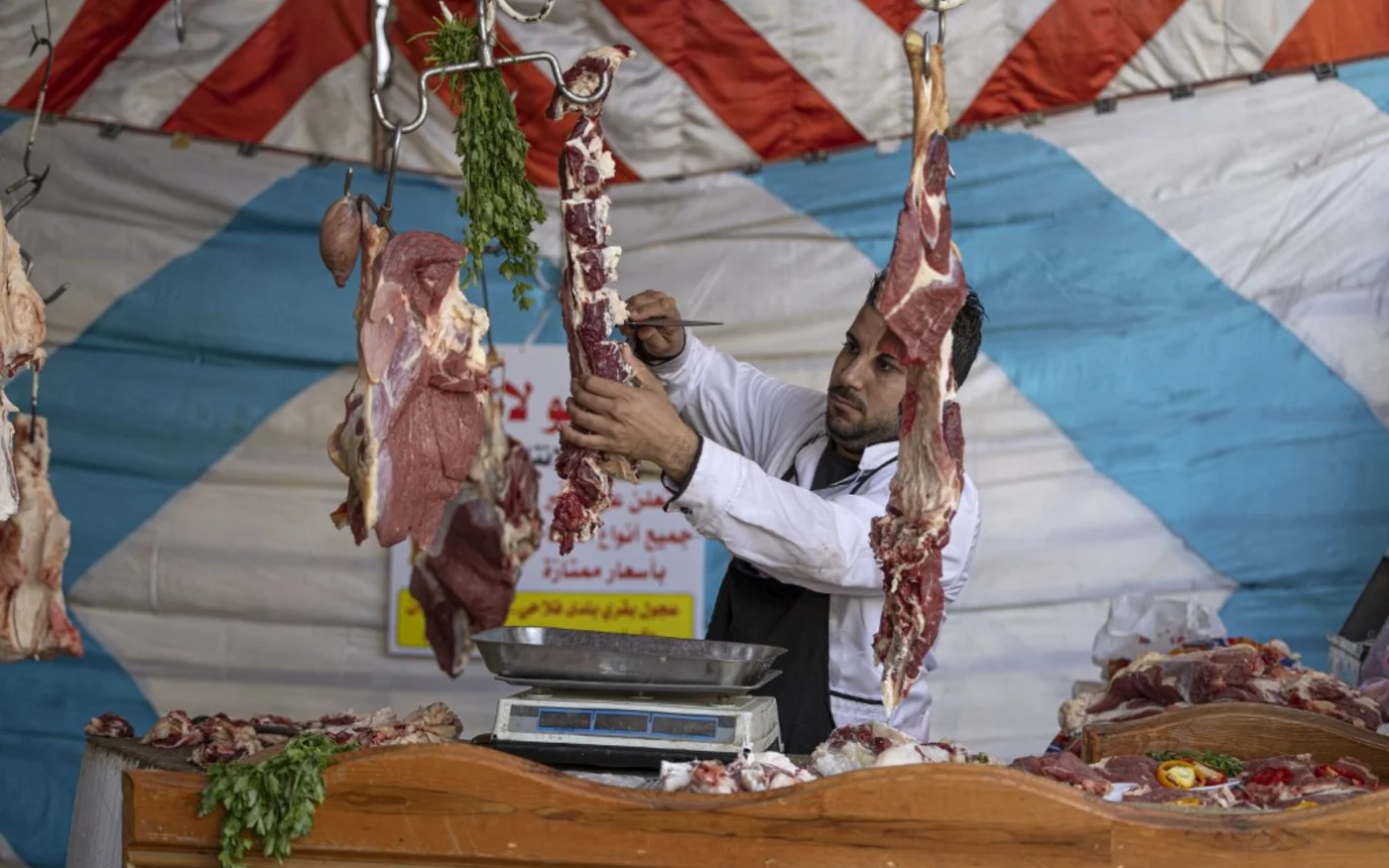 L’inflation atteint 21,9 %, et, en décembre, les prix des denrées alimentaires avaient gagné 37,9 % sur un an, selon les statistiques officielles (AFP/Khaled Desouki)
