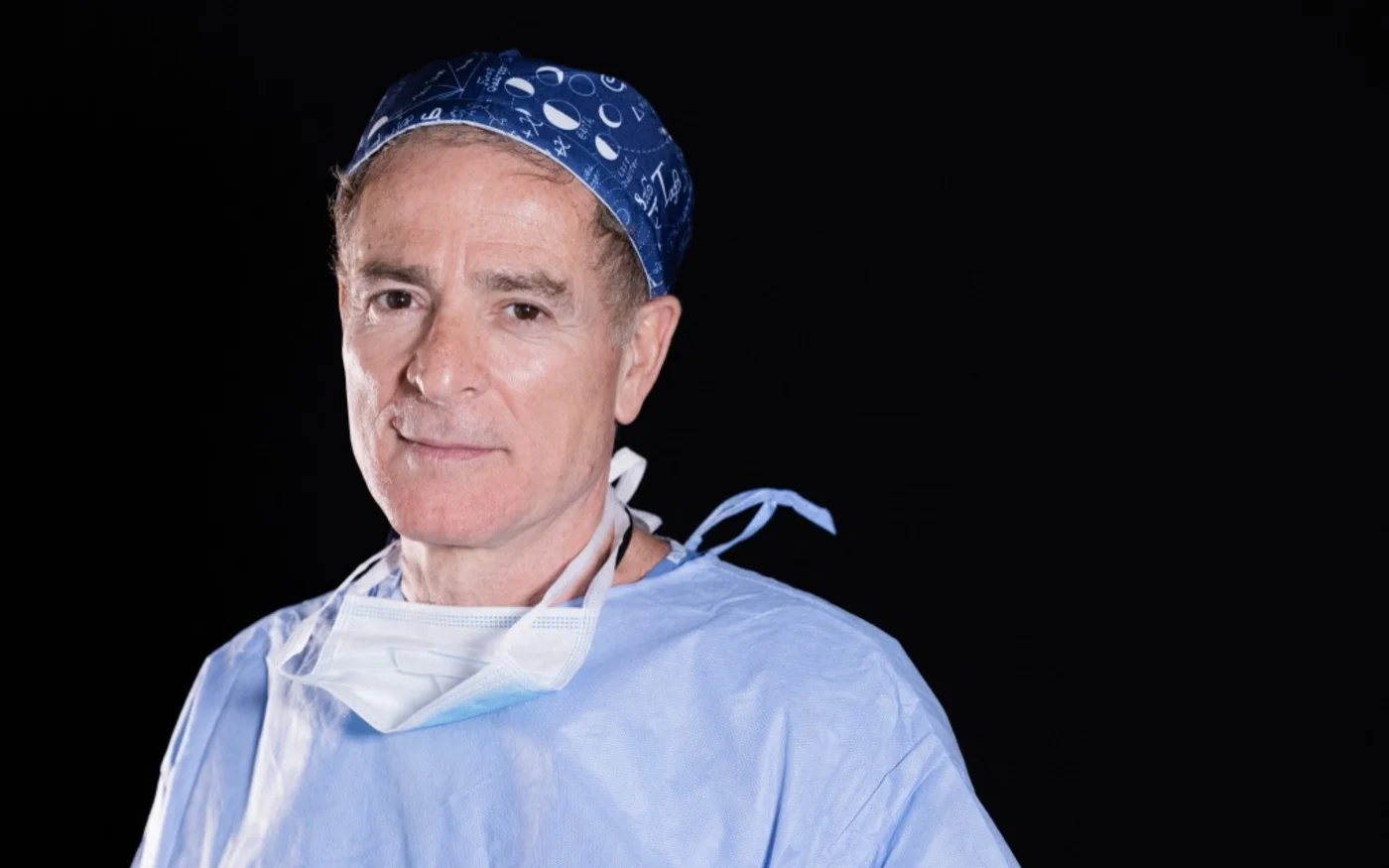 Elias Jaradé, 55 ans, un chirurgien ophtalmologue chrétien de 55 ans, a réussi, avec Firas Hamdane, à décrocher des sièges acquis depuis trois décennies aux alliés du Hezbollah au Liban sud (AFP/Joseph Eid)