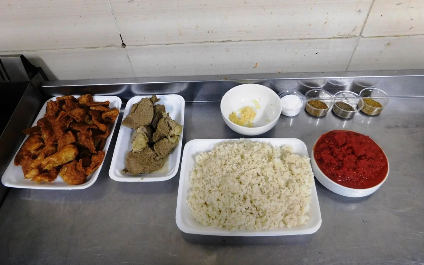 Chaque cuisinier apporte sa touche personnelle au fatteh mais les ingrédients ne changent pas (MEE)