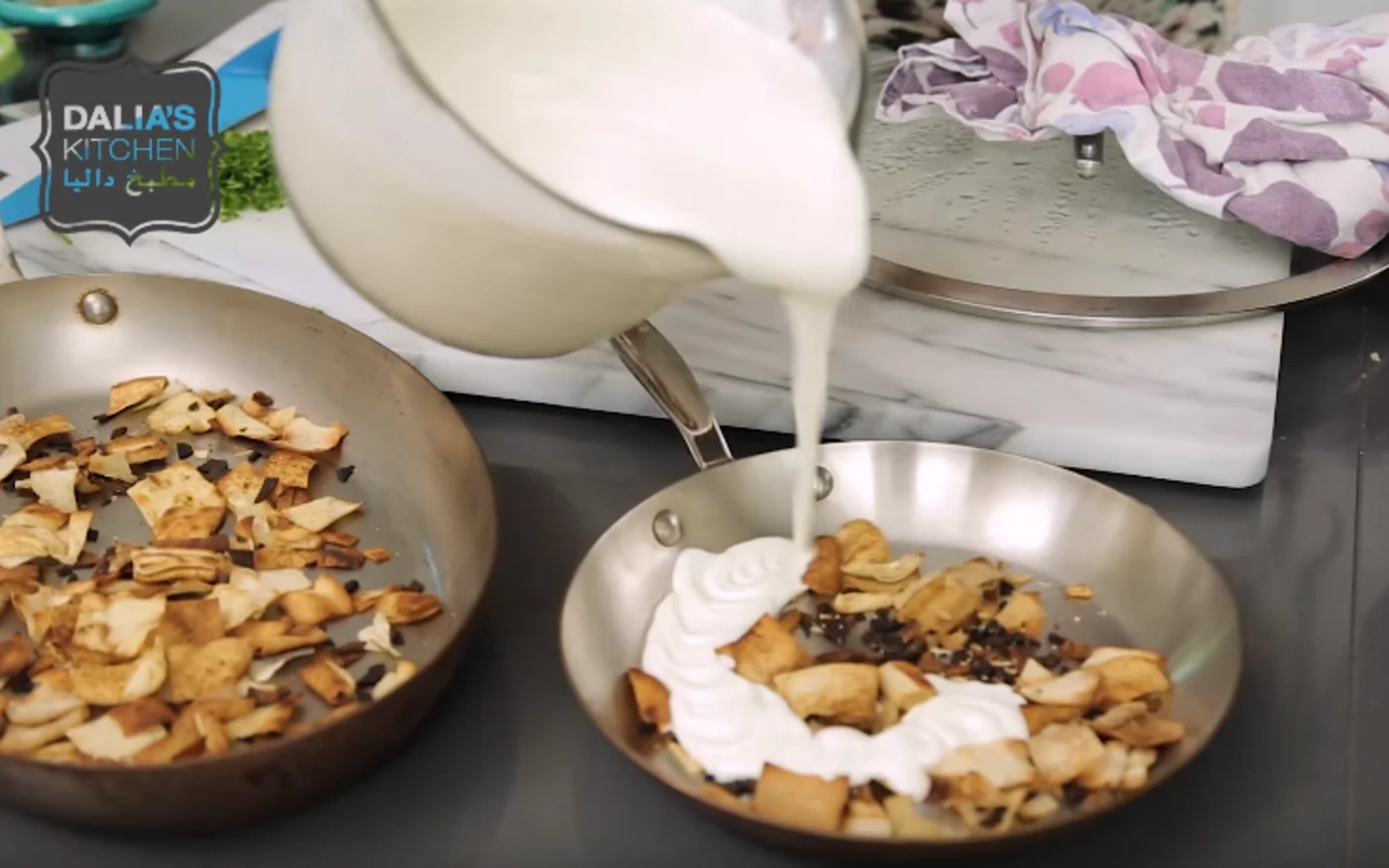 Le pain plat est la base d’un fatteh réussi (Dalia Dogmoch/Livre de recettes #Cook For Syria)