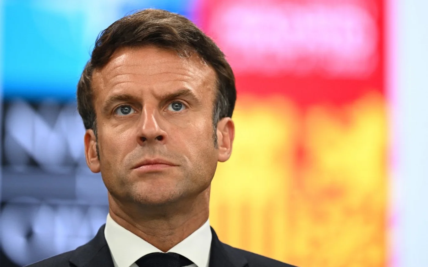 Selon Arthur Frayer-Laleix, Emmanuel Macron, qui a tout misé sur la lutte contre «&nbsp;l’islam radical&nbsp;» dans les banlieues, a oublié de s’attaquer aux sources du problème&nbsp;: une politique du logement social discriminatoire (AFP/Gabriel Bouys)