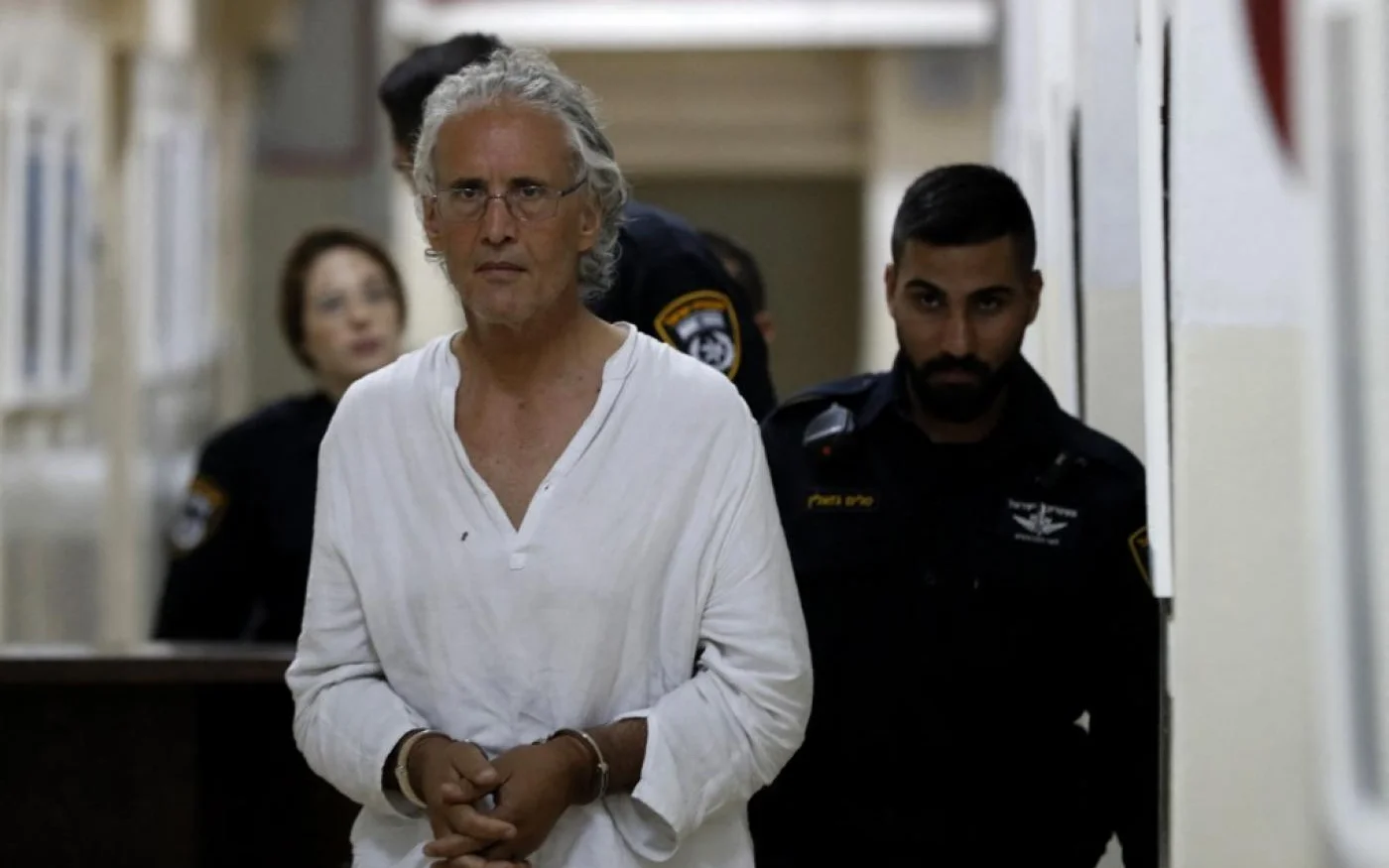 Frank Romano, arrêté par Israël alors qu’il protestait contre la démolition d’un village palestinien en Cisjordanie, comparaît devant un tribunal de Jérusalem le 16 septembre 2018 (AFP)