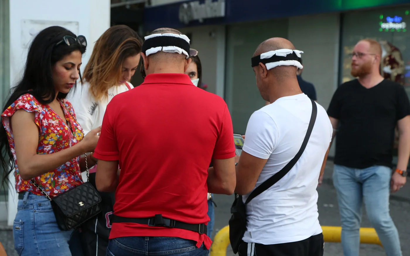 Des hommes ayant subi une greffe de cheveux en Turquie (Reuters/Domine Jerome)